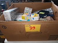 Lot 39 - gluco meter en toebehoren - afbeelding 2 van  5