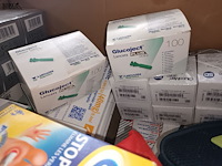 Lot 39 - gluco meter en toebehoren - afbeelding 5 van  5