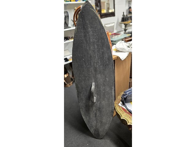 Lot 39 - gope3 spiritueel bord uit de ppoea golf - afbeelding 3 van  3