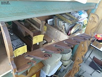 Lot 39 - hangkast voor jachtgeweren - afbeelding 4 van  4