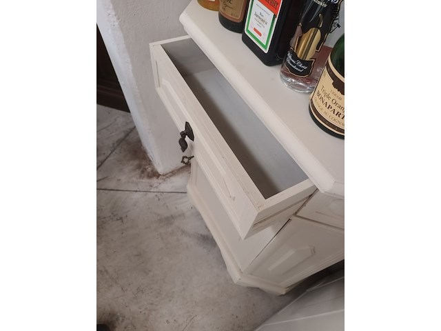 Lot 39 - houten kastje - afbeelding 2 van  4