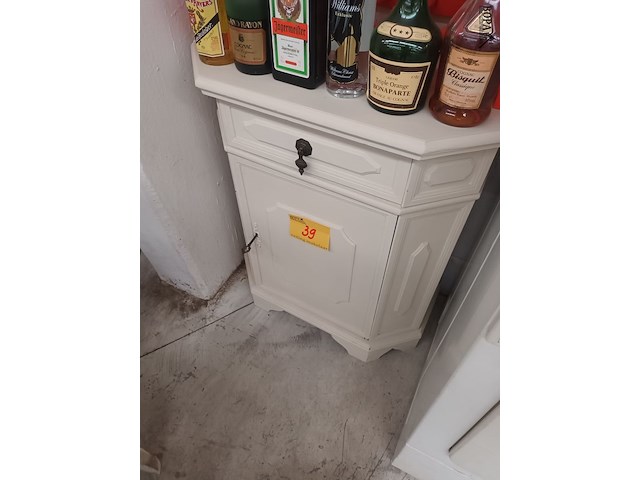 Lot 39 - houten kastje - afbeelding 4 van  4