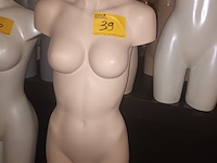 Lot 39 - huidskleur torso vrouw met statief - afbeelding 1 van  4