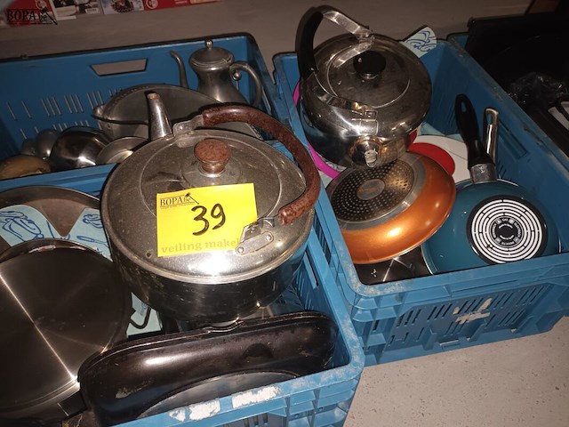 Lot 39 - kookpotten, pannen en keukengerei - afbeelding 1 van  6