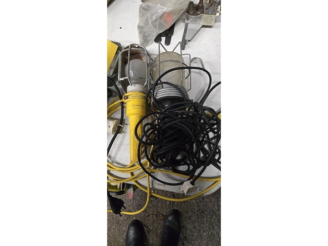 Lot 39 - looplampen 4 stuks - afbeelding 2 van  3