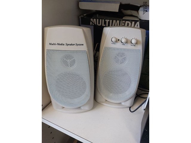 Lot 39 - lot computerspeakers, 3 paar - afbeelding 4 van  5