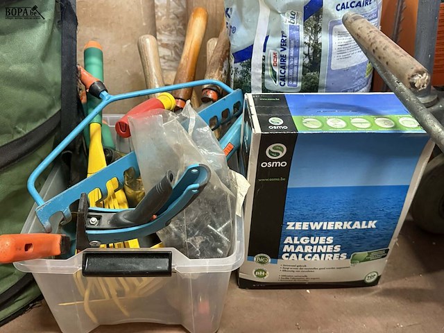 Lot 39 - lot tuinmateriaal : herbruikbare afvalzakken - box tuinmater - afbeelding 1 van  4