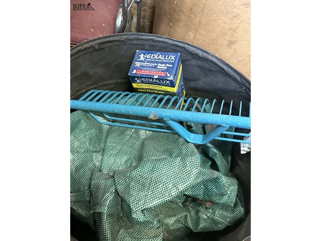 Lot 39 - lot tuinmateriaal : herbruikbare afvalzakken - box tuinmater - afbeelding 4 van  4