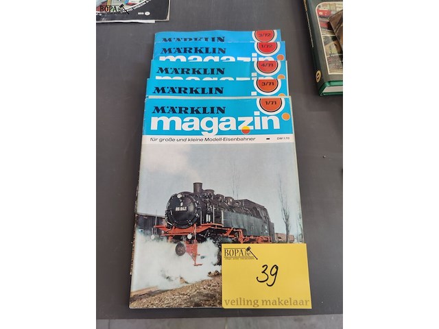 Lot 39 - märklin magazines - 5 stuks - afbeelding 1 van  5