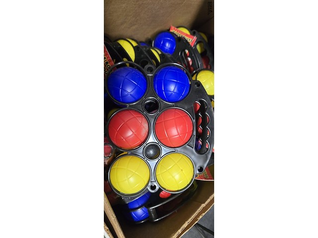 Lot 39 - petanque sets nieuw 13 stuks - afbeelding 2 van  2