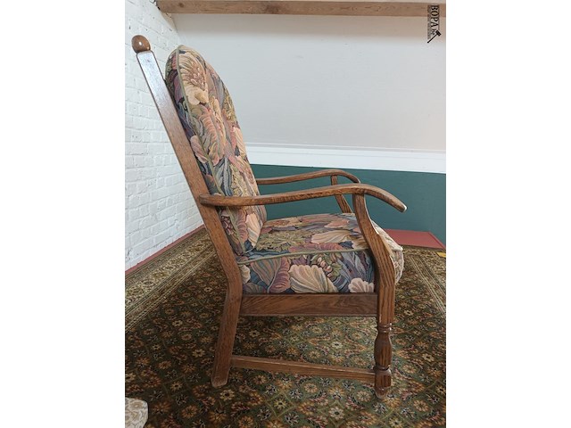 Lot 39 - retro houten armstoel - afbeelding 2 van  3