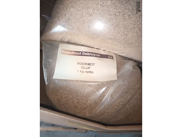 Lot 39 - rookmot olijf 1 kg. 17 stuks - afbeelding 2 van  2