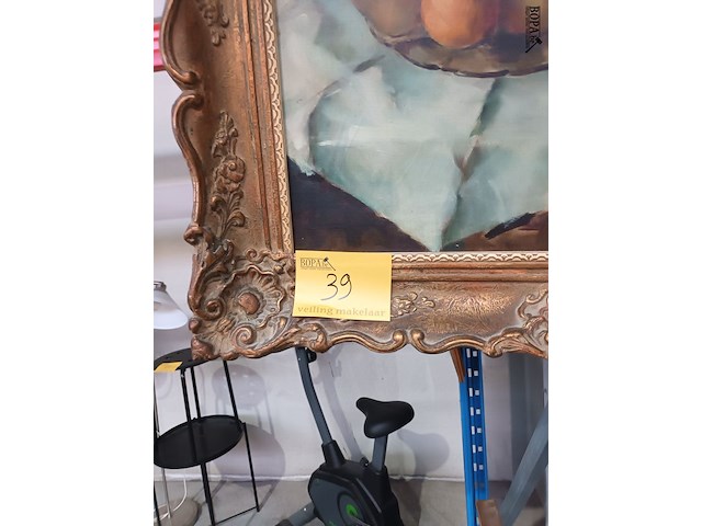 Lot 39 - schilderij bloemen en fruit - afbeelding 4 van  4