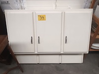 Lot 39 - vintage keukenkast - afbeelding 1 van  4