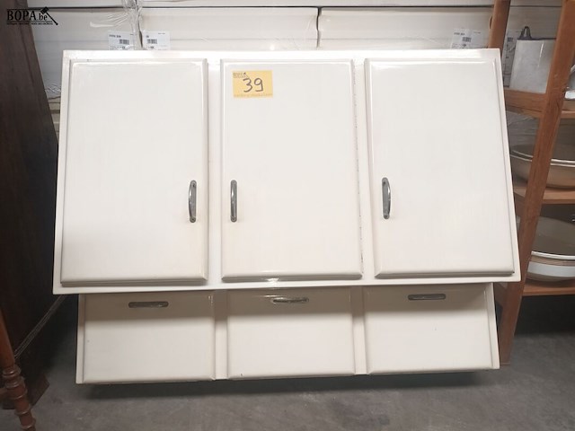 Lot 39 - vintage keukenkast - afbeelding 4 van  4