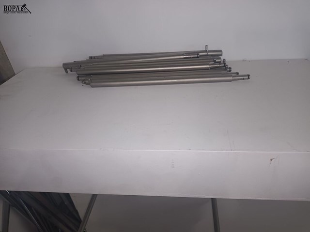 Lot 39 - winkel displaywand. 2 stuks - afbeelding 4 van  4