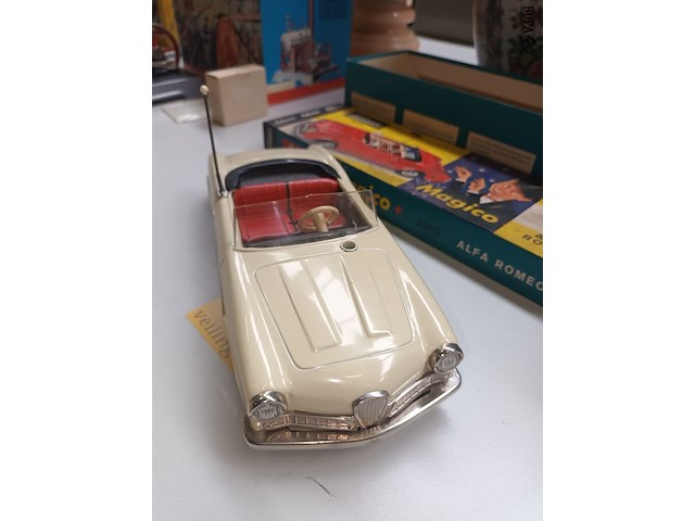 Lot 390 - blikken schuco alfa romeo - afbeelding 4 van  5
