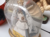 Lot 390 - globe met maria - afbeelding 2 van  3