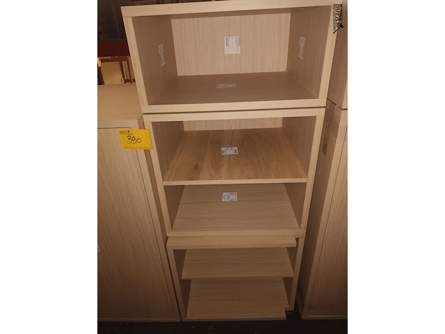 Lot 390 - modulaire kasten - afbeelding 2 van  3