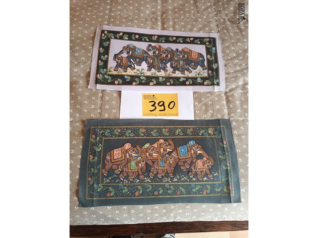 Lot 390 - olifanten op stof. 2 stuks - afbeelding 1 van  3