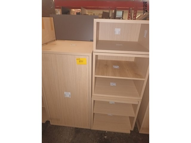 Lot 391 - modulaire kasten - afbeelding 1 van  3