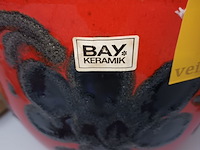 Lot 391 - retro bloempot bay keramik - afbeelding 4 van  4