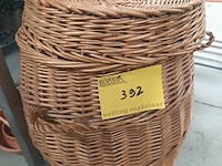 Lot 392 - rieten mand