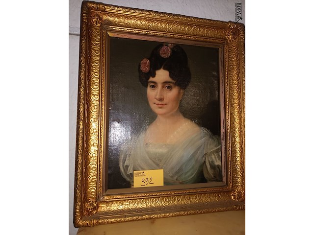 Lot 392 - schilderij portret dame - afbeelding 1 van  3