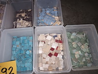 Lot 392 - steentjes voor mozaïek - afbeelding 4 van  4
