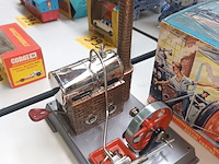 Lot 392 - wilesco steam engine - afbeelding 3 van  5