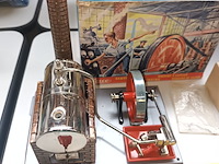 Lot 392 - wilesco steam engine - afbeelding 4 van  5