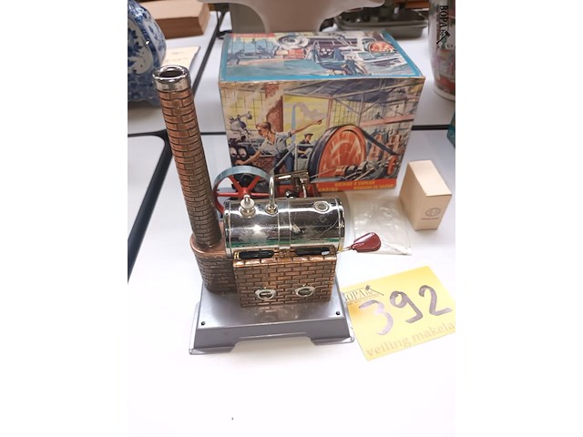 Lot 392 - wilesco steam engine - afbeelding 5 van  5
