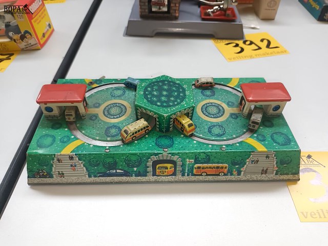 Lot 393 - blikken speelgoed. 2 stuks - afbeelding 4 van  4