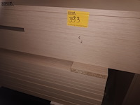 Lot 393 - melamine panelen - afbeelding 1 van  4