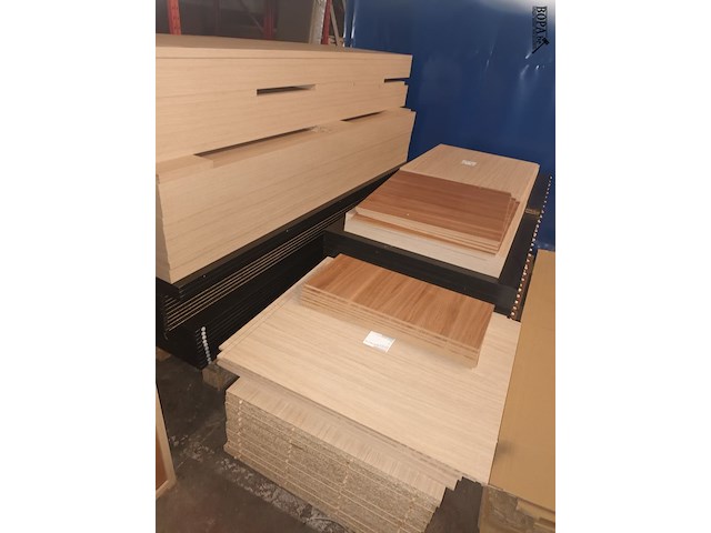 Lot 393 - melamine panelen - afbeelding 4 van  4