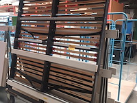 Lot 394 - glasbok met inhoud