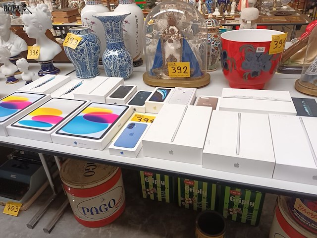 Lot 394 - lege verpakkingen apple. 17 stuks - afbeelding 6 van  6