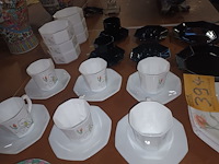 Lot 394 - servies arcopal octime. 32 stuks - afbeelding 2 van  4