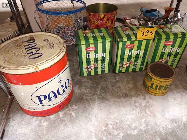 Lot 395 - blikken dozen. 7 stuks - afbeelding 2 van  4