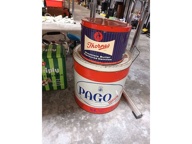 Lot 395 - blikken dozen. 7 stuks - afbeelding 4 van  4