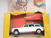 Lot 395 - corgi toys citroën safari - afbeelding 2 van  3