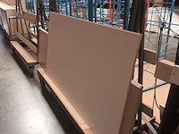 Lot 395 - glasbok met inhoud
