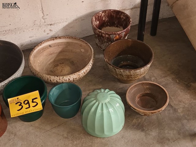 Lot 395 - retro bloempotten. 15 stuks - afbeelding 3 van  3