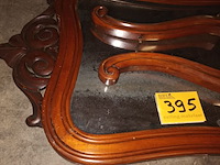 Lot 395 - spiegel met zijstukken - afbeelding 3 van  3