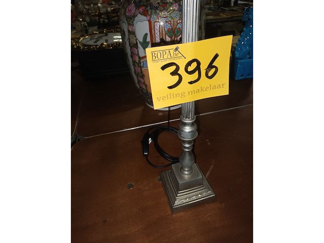 Lot 396 - lampedaire - afbeelding 2 van  3