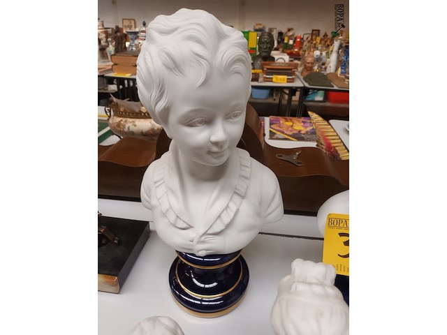 Lot 396 - porseleinen bustes limoges. 5 stuks - afbeelding 2 van  5