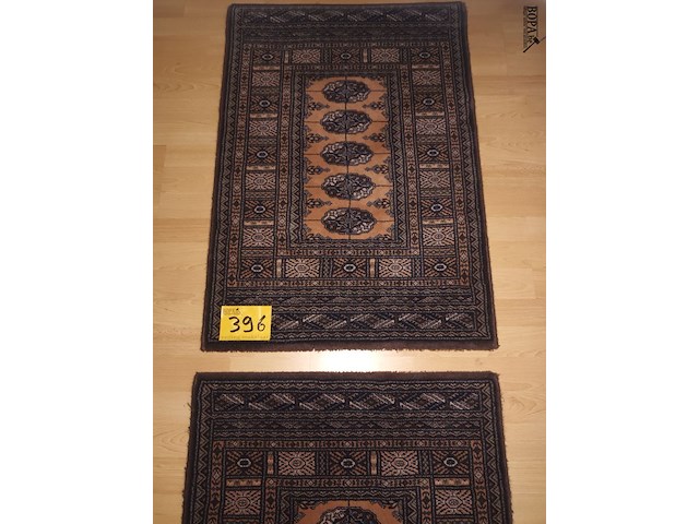 Lot 396 - tapijtjes. 2 stuks - afbeelding 1 van  4