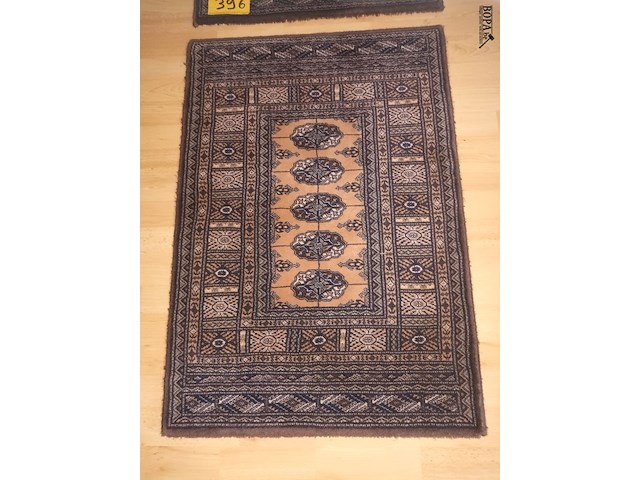 Lot 396 - tapijtjes. 2 stuks - afbeelding 3 van  4