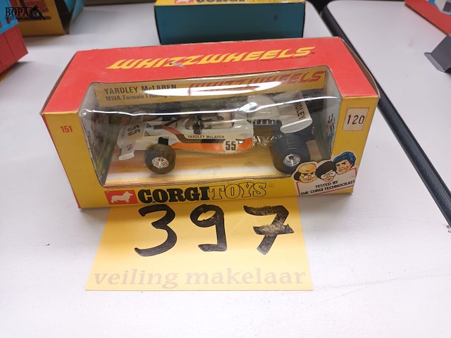 Lot 397 - corgi toys f1 wagen - afbeelding 1 van  3
