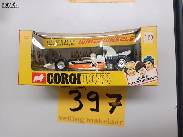 Lot 397 - corgi toys f1 wagen - afbeelding 2 van  3